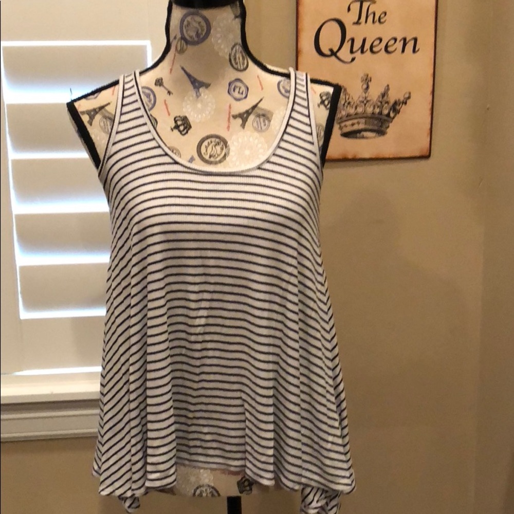 Top size small.
